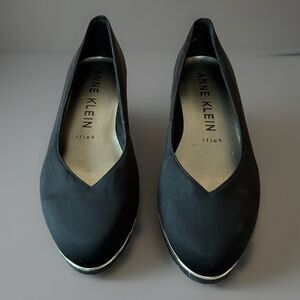 Ann Kein iflex Women’s Black Fabric Wedge Shoes Metal Trim Size 8.5M